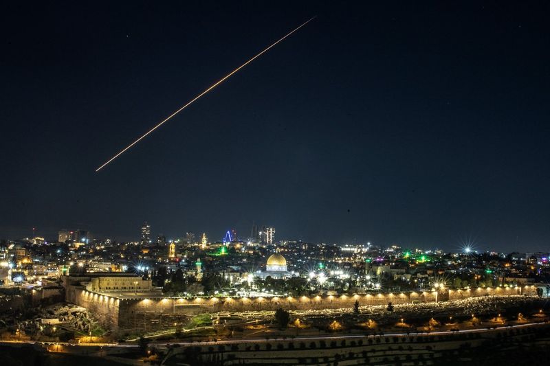 Ez a felvétel jól mutatja, milyen drasztikusan felforgatta az iráni konfliktus a Közel-Kelet légi forgalmát