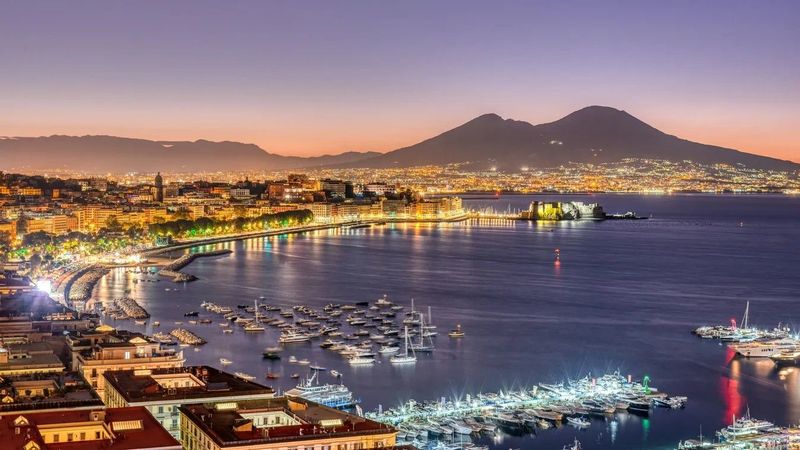 A Nápolyi-öböl rejtett vulkánjai, amelyek új veszélyt hozhatnak