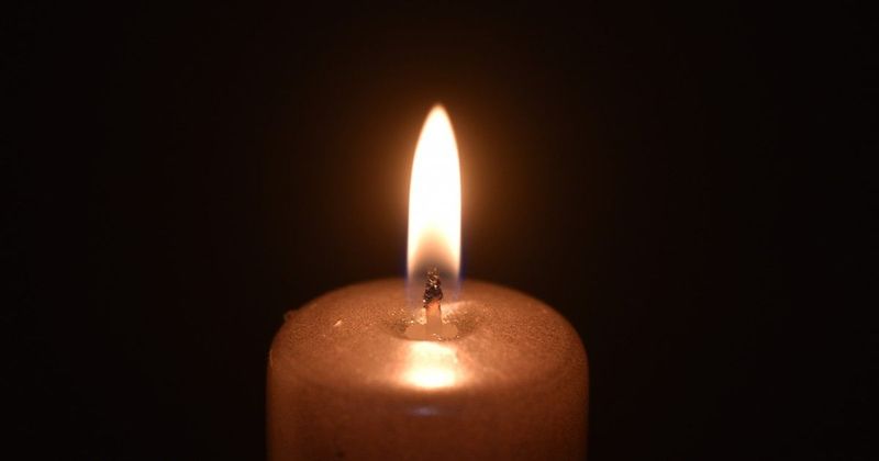 Gyászba borult a rajongók szíve, váratlan veszteség rázta meg a színházi világot