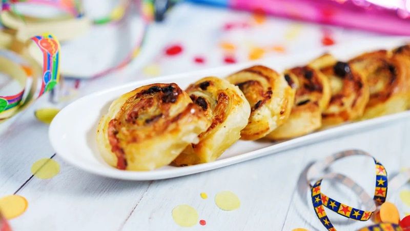 Partik kedvence: a sonkás-paradicsomos csigák titka, amit mindenkinek ki kell próbálnia!