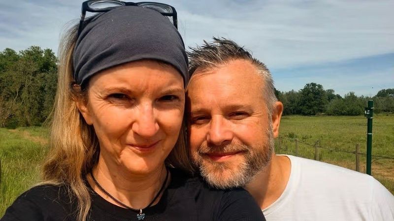 Egy egyszerű szemvizsgálat mindent megváltoztatott: Lynne Jones élete egy pillanat alatt fordult veszélybe, férje könnyeivel küzdött az orvosi hírek hallatán