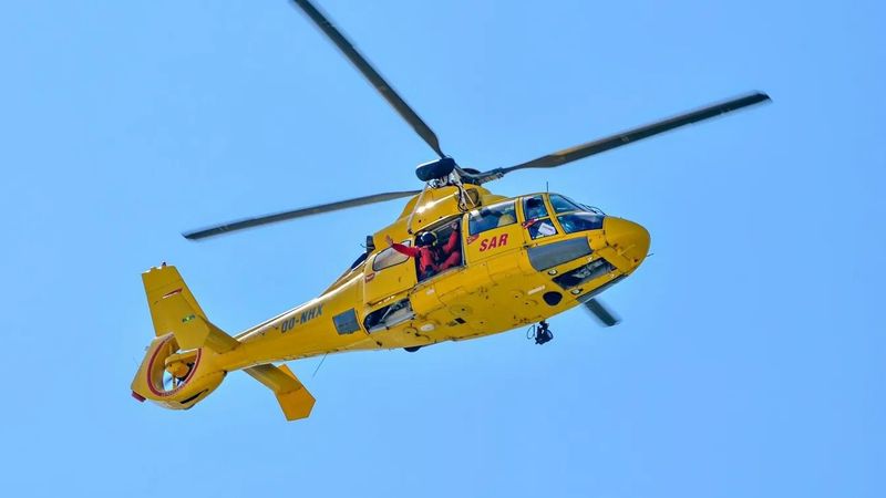 Az idős asszony rosszulléte miatt riasztották a mentőhelikoptert, a férj kétségbeesetten kért segítséget