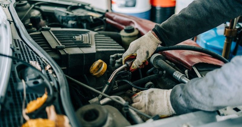 Téli autós baklövés: A híres szerelő szerint így teheted tönkre a motorod!