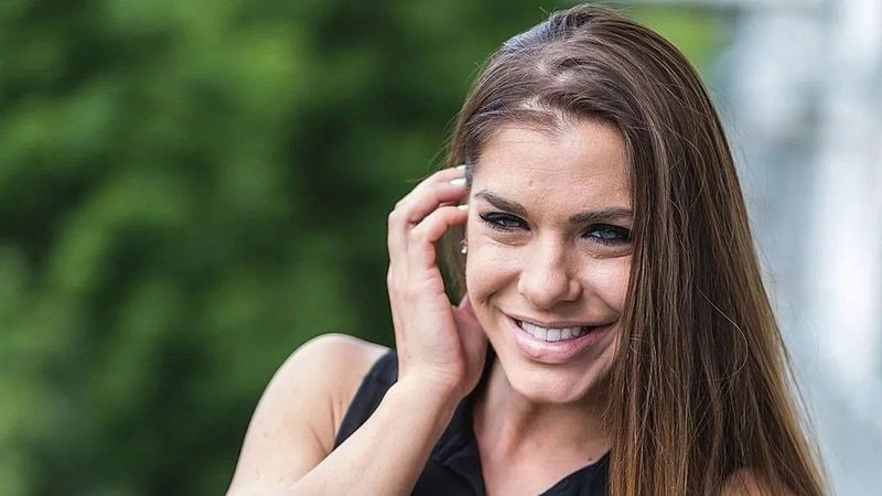 Dér Heni döbbenetes átalakulása: az arcplasztika, ami mindent megváltoztatott