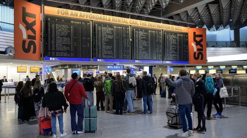 Káosz a reptereken: a Lufthansa sztrájkja miatt utasok ezrei maradhatnak földön