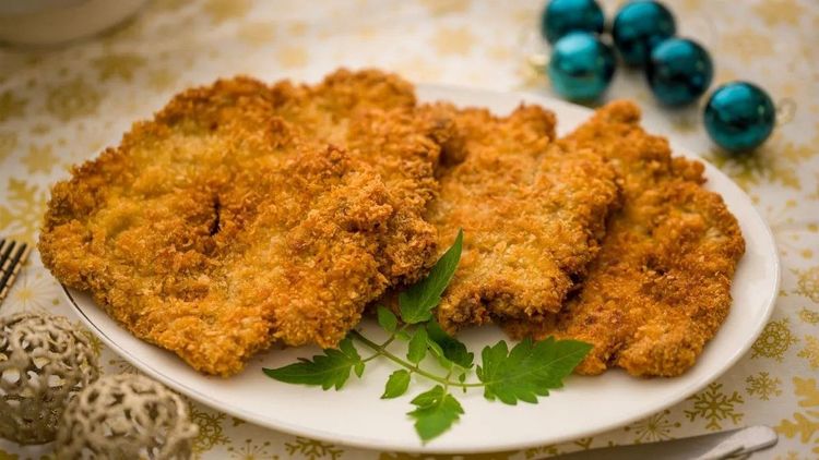 Fokhagymás titok: Így lesz ellenállhatatlan a rántott sertéstarja az ünnepekre!