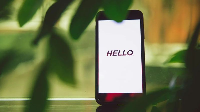 Mobilod veszélyben? 5 árulkodó jel, hogy valaki belenéz a zsebedbe!