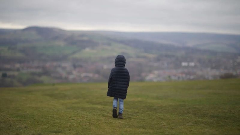 Évtizedekig tartó rejtély zárult le, amikor egy eltűnt lány váratlanul előkerült