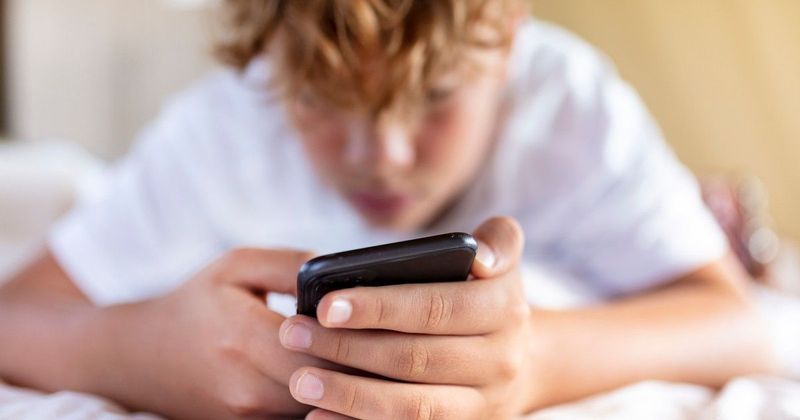 Szülői szupererők: Hogyan védjük meg gyermekeinket az online dzsungelben?