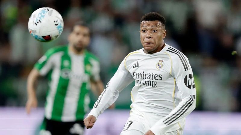 Az ismert focista és barátnője fotója felkavarta a rajongókat, Madridban is téma lett