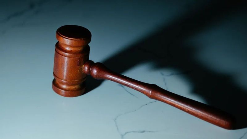 Lakókocsi dühkitörés Szeged szívében, a következmények sem maradtak el