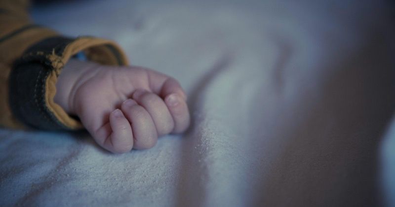Tragédia egy családi kerti partin, életveszélyben az óvodás kislány