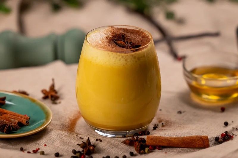 Fedezd fel az aranytej titkát: Egészséges csoda ital, amit imádni fogsz!