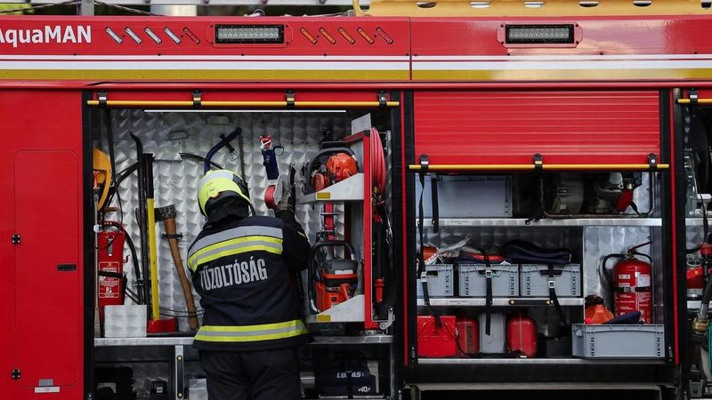 Összeomlott a parkolóház, az eltűntekért még mindig küzdenek a helyszínen