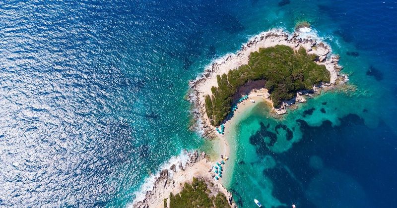 Fedezd fel Albánia titkos tengerpartját: Nyaralj féláron a horvát árakhoz képest!