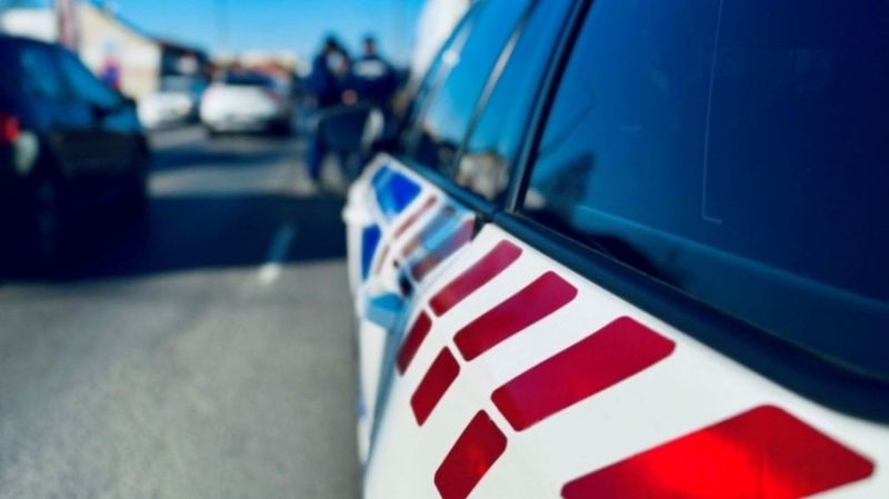 Kőbányán menekülő autósok káoszt okoztak: balesetek és veszély minden sarkon, a rendőrök is alig bírták követni az eseményeket