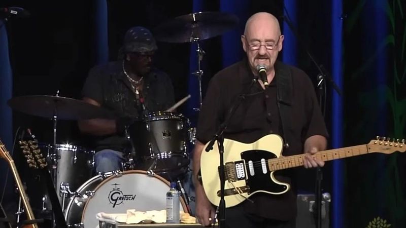 Gyászol a zenei világ, a legendás gitáros elvesztése mindenkit megrendített