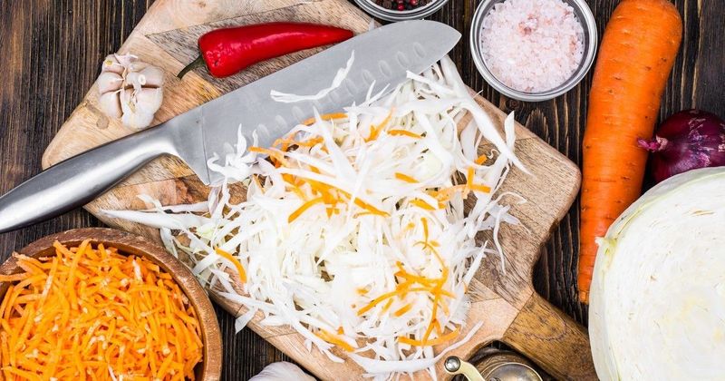 Felejtsd el a puffadást: a téli csodasaláta, ami fillérekből tisztítja meg a tested