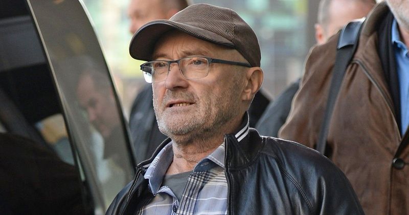 Phil Collins élete egy hajszálon múlt: súlyos alkoholproblémái miatt családja is ott virrasztott mellette a kórházi ágyánál