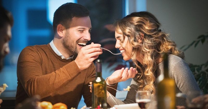 5 meglepő szokás, amitől azonnal búcsút inthetsz az egészségednek étkezés után!