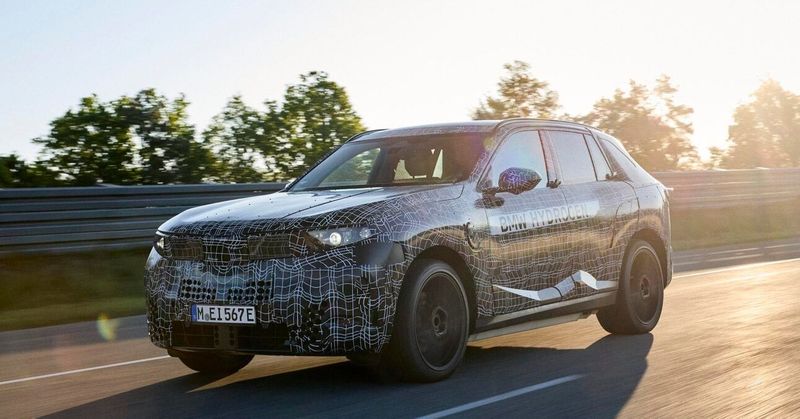 Az új BMW áttörést hozhat, teljesen új korszak jöhet az autózásban