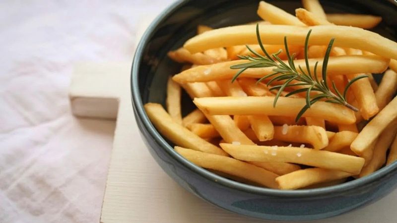 Jamie Oliver forradalmi trükkje: így lesz a sült krumpli az ünnepi asztal sztárja!