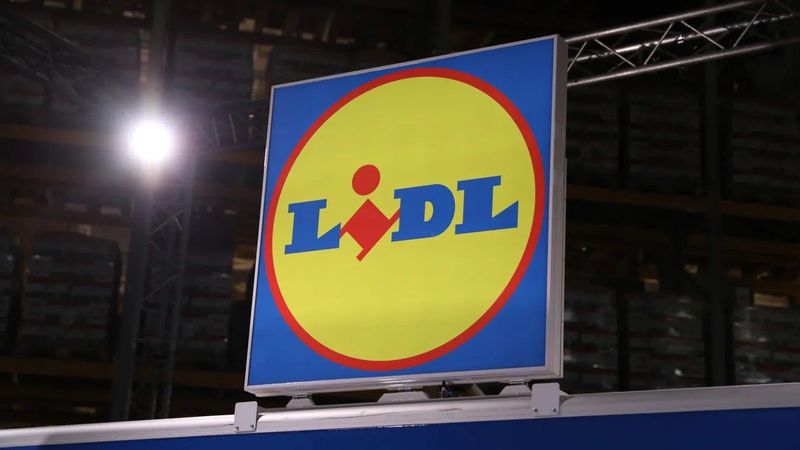 Baj lehet a bevásárlás után: veszélyes baktérium miatt vontak vissza egy népszerű szalámit, figyelj oda, ha ilyet vettél