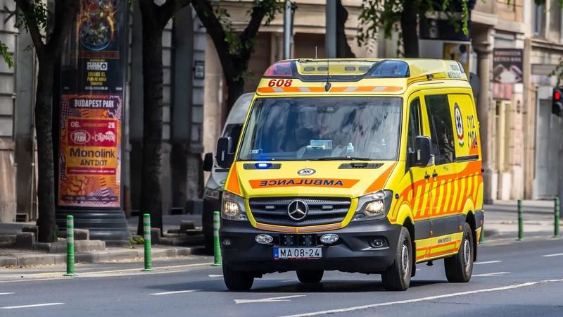 Lezárták az Istenhegyi utat, a város életét teljesen felborította a baleset
