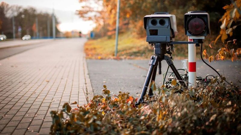 Így próbált kibújni a büntetés alól a gyorshajtó, de most komolyabb következmények jöhetnek