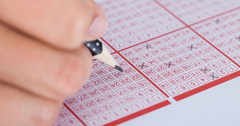 Oroszlánok és Nyilasok, most jön a nagy pénzeső! Lottózzatok azonnal!