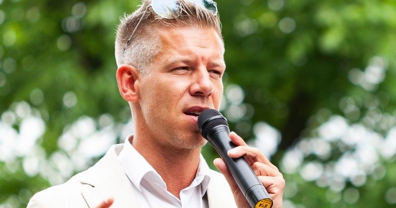 Átadás előtt a luxusépület, az ismert közszereplők új fejezethez érkeznek