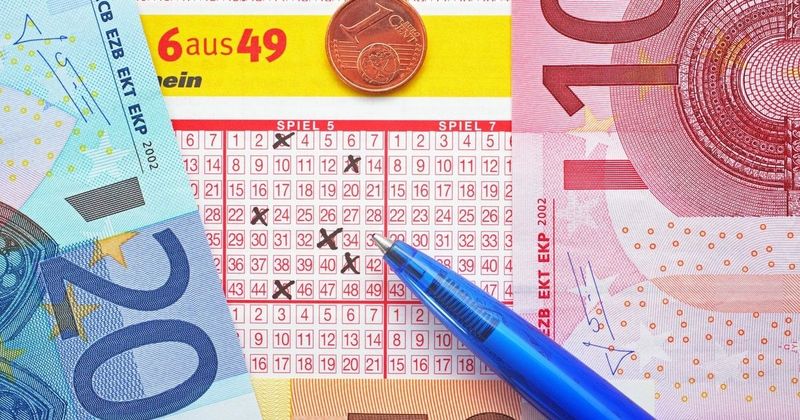 Mindenki ezt figyelte: elvitte valaki a 3,5 milliárdot az Eurojackpoton, vagy marad a feszültség a következő sorsolásig?