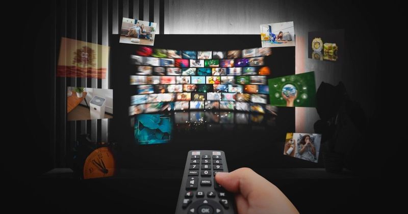 Drámai órák: az ATV riportere életveszélyben a robbanások közepette!
