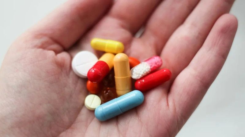 Fájdalomcsillapítók és más gyógyszerek együtt, rejtett veszélyek a mindennapokban