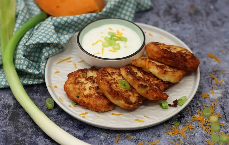 Ne dobd ki a maradékot: Sajtos tócsni varázslat krumplipüréből!