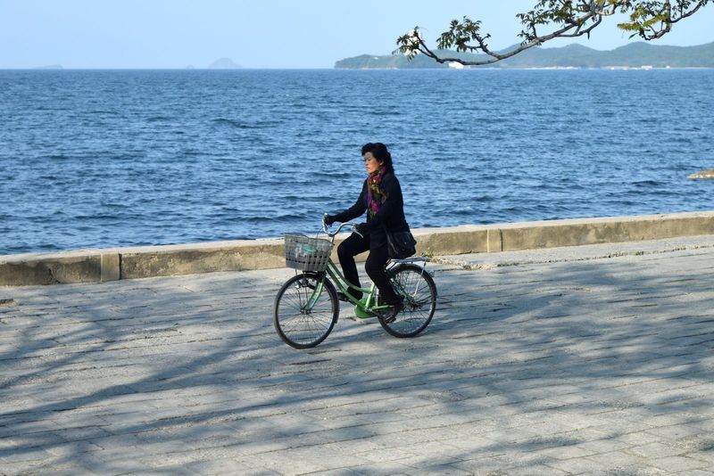 Észak-Korea titkai: Farmernadrág nélkül, Celine Dionnal és rejtett éttermekben