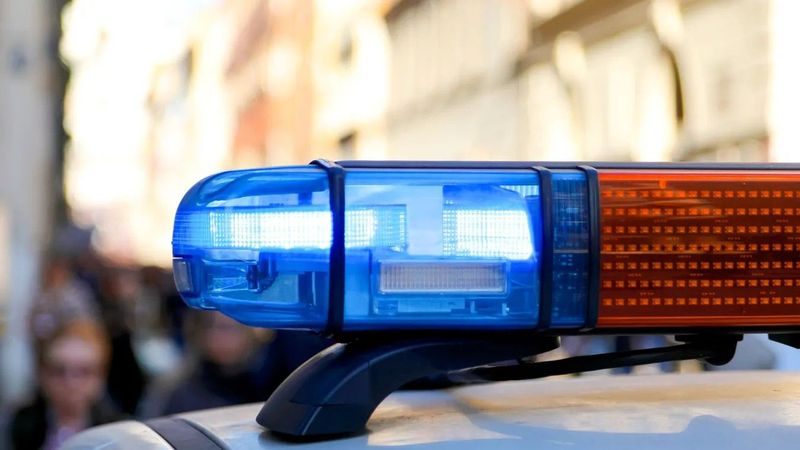 Járó motorral hagyott autóval menekült az ittas sofőr, a rendőrség azonnal közbelépett