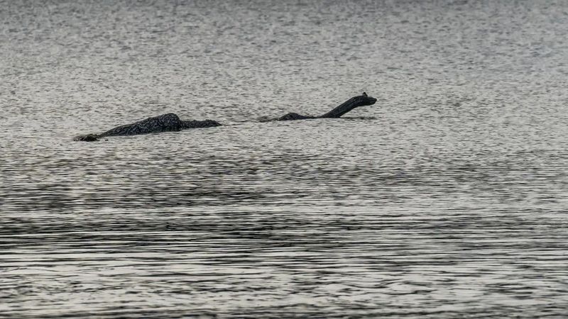 Lélegzetelállító felvételek! A Loch Ness-i szörny újra száguld