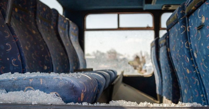 Drámai buszbaleset Zalaegerszegen: 12 utas közül többen súlyosan sérültek