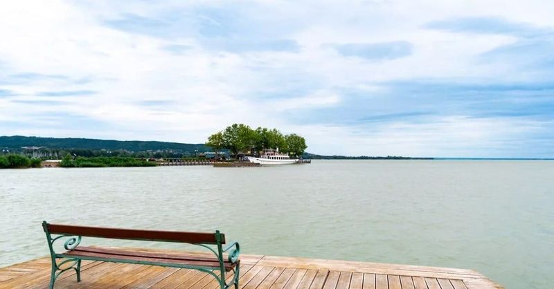 Balaton veszélyben: Drámai vízszintcsökkenés fenyegeti a magyar tengert!