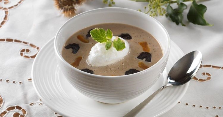 Így varázsolj karácsonyi csodát az asztalra: gesztenyekrémleves titkos hozzávalóval