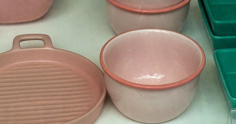 Felejtsd el a kaparászást! Így tüntesd el a makacs matricákat másodpercek alatt